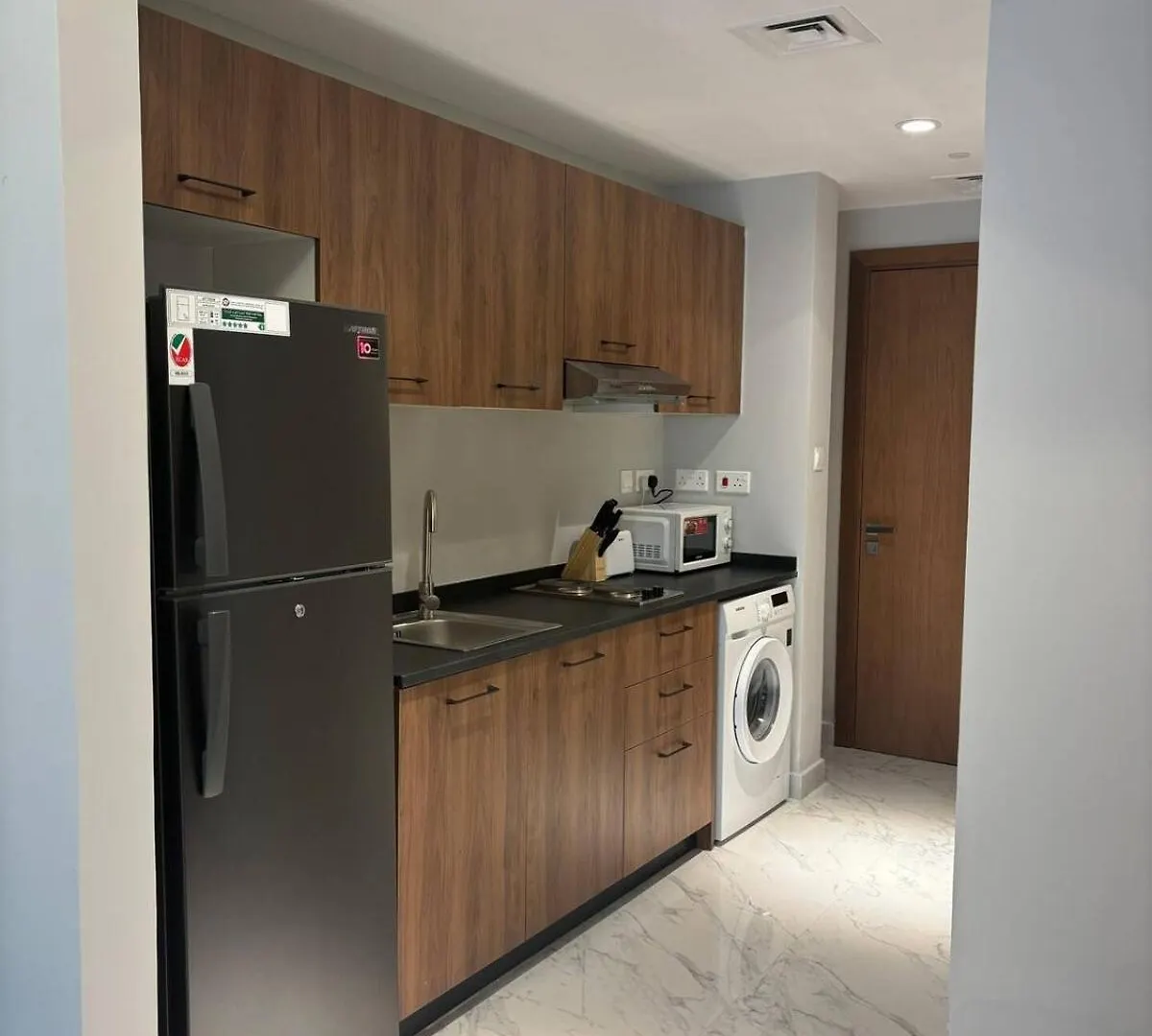 Unique 2Bd Jacuzzi & Sunbed Apartment Abu Dhabi