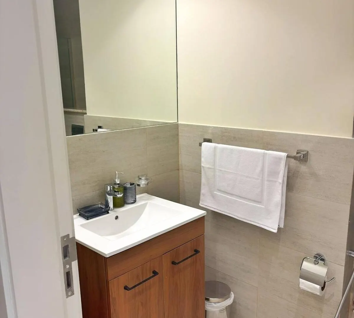 Unique 2Bd Jacuzzi & Sunbed