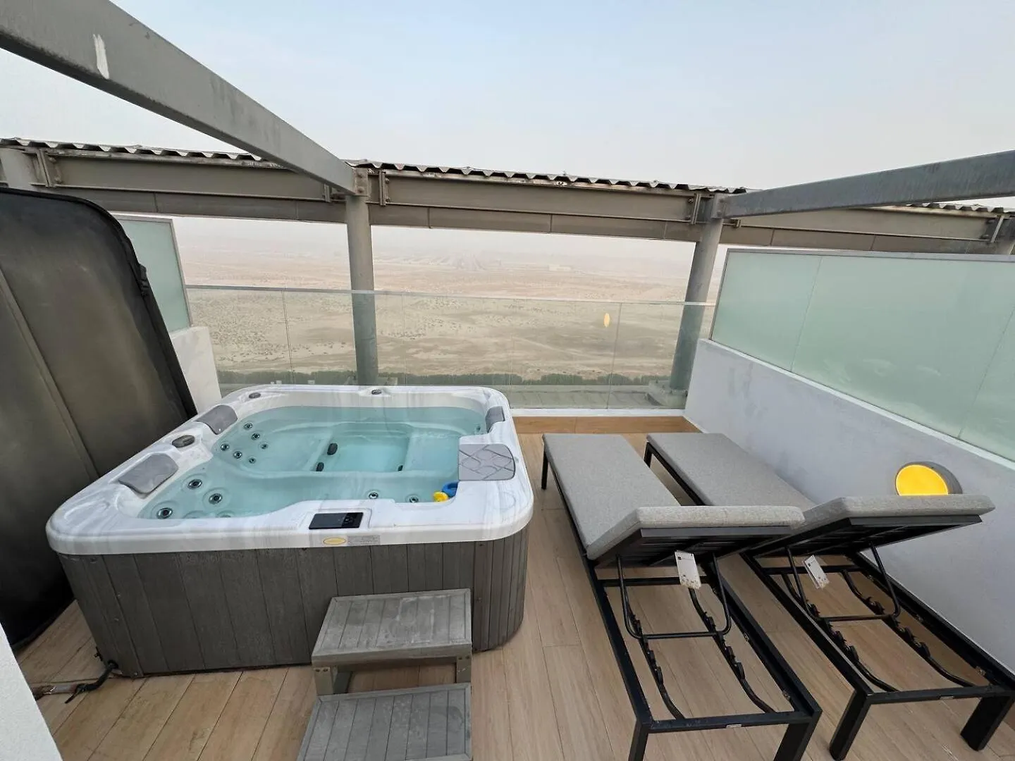 Unique 2Bd Jacuzzi & Sunbed
