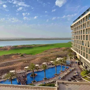 4* מלון Radisson Blu Hotel, Yas Island