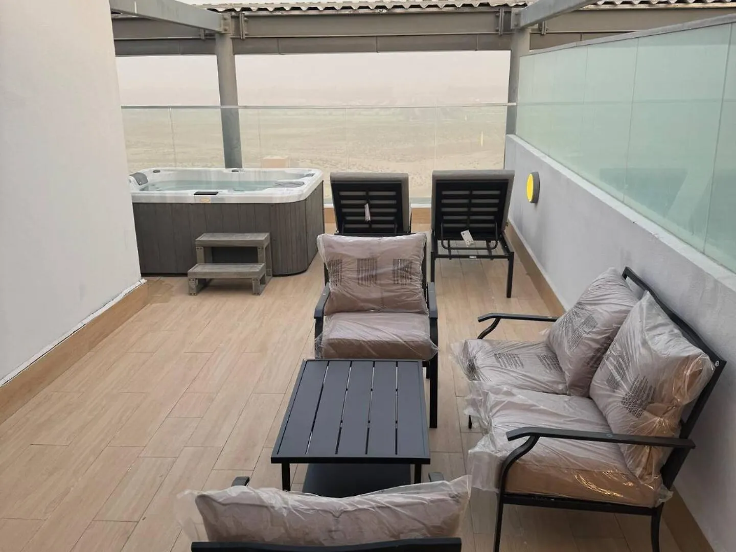 Unique 2Bd Jacuzzi & Sunbed 0*, Abu Dhabi